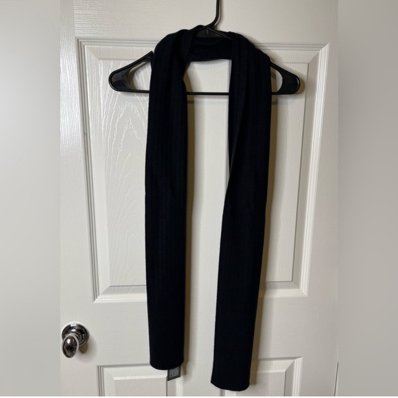 New women’s ALLSAINTS Black Rib Mix Knit Wool Blend
Scarf Wrap - Picture 8 of 9